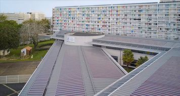 La Rochelle mit Heliateks Solarfolienlösung HeliaSol® in Frankreich