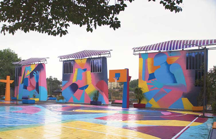[Translate to English:] Harmony Spielplatz mit Heliatek-Produkten