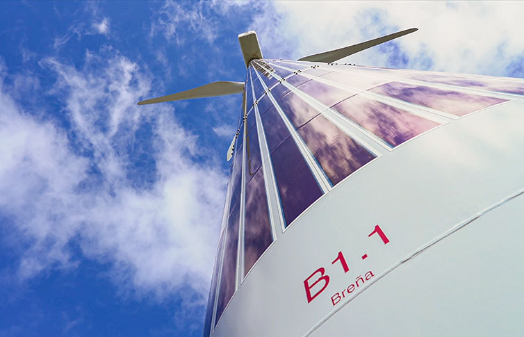 Windkraftanlagenturm mit Heliatek-Produkten